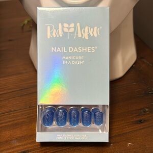 RED ASPEN into the blue babs Nail Dashes Pop On Short Square